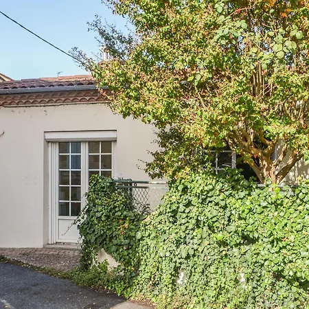 2 Bedroom Cozy In * Bergerac