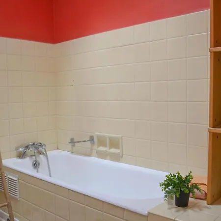 Apartment 2 Bedroom In *