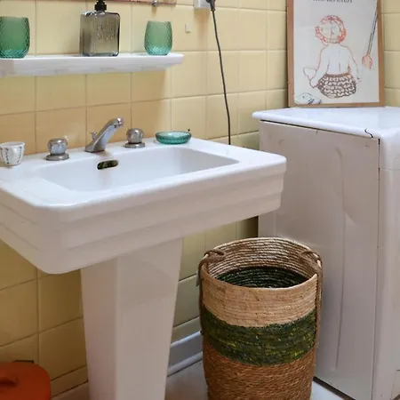 2 Bedroom Cozy In